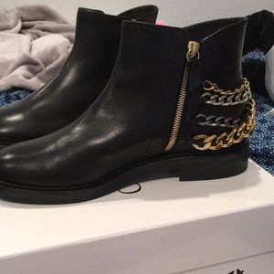 CASADEI LOW CUT BLACK LEATHER BOOTS